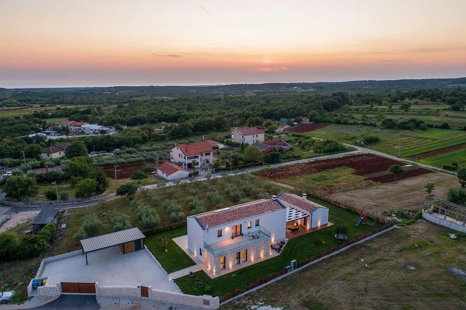Ferienhaus Absolute Traumvilla Mit Pool, Sauna, Whirlpool, 6 Bikes, Tischtennis, Outdoor-Kueche, Grillkamin Stuti