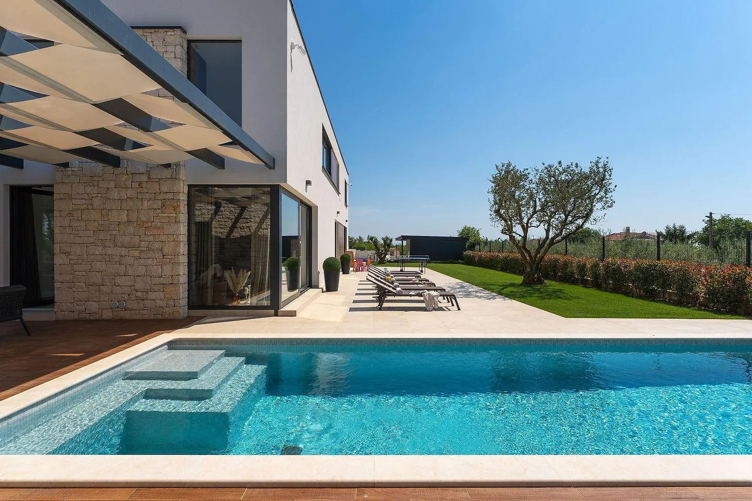 Absolute Traumvilla Mit Pool, Sauna, Whirlpool, 6 Bikes, Tischtennis, Outdoor-Kueche, Grillkamin Stuti Ferienhaus
